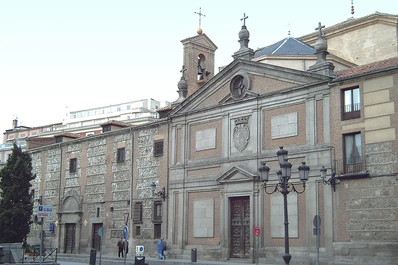 The main facade of the monastery seen from Plaza de las Descalzas